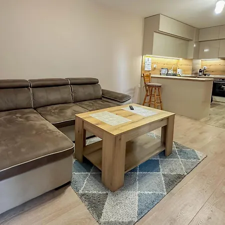 Apartment 1bd Retreat With Balcony In Vibrant District By Flat Mаnager *