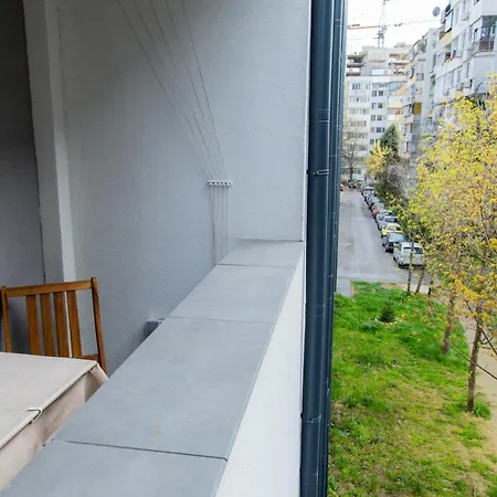 1bd Retreat With Balcony In Vibrant District By Flat Mаnager *